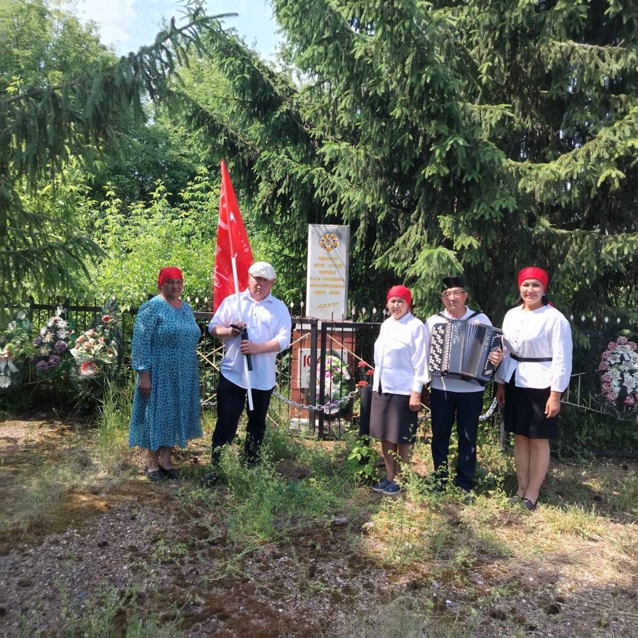 Җиңү Байрагы Иске Байсарга килде