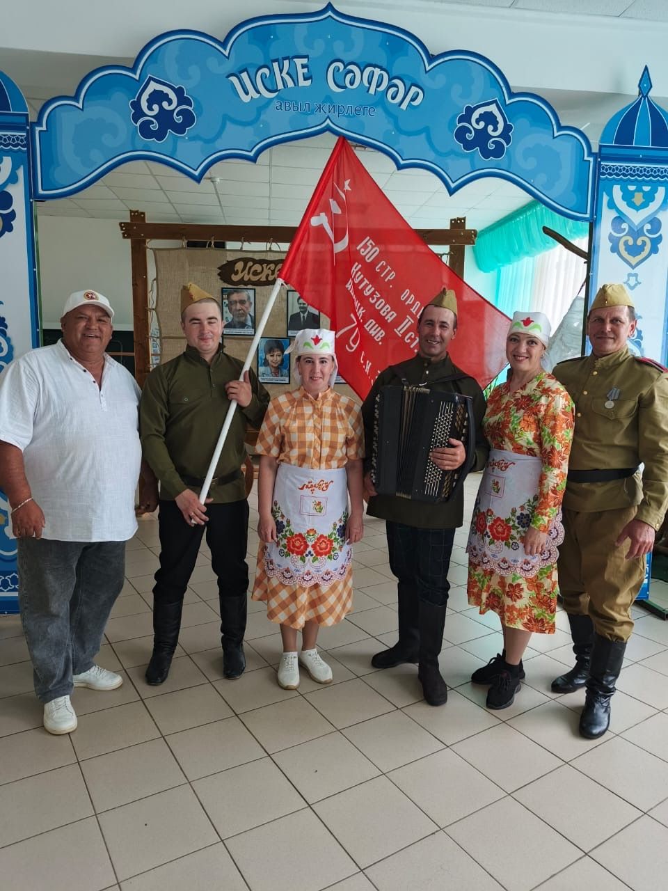 Актанышта Россия көне: Иске Сәфәр җирлеге Җиңү Байрагын кабул итте