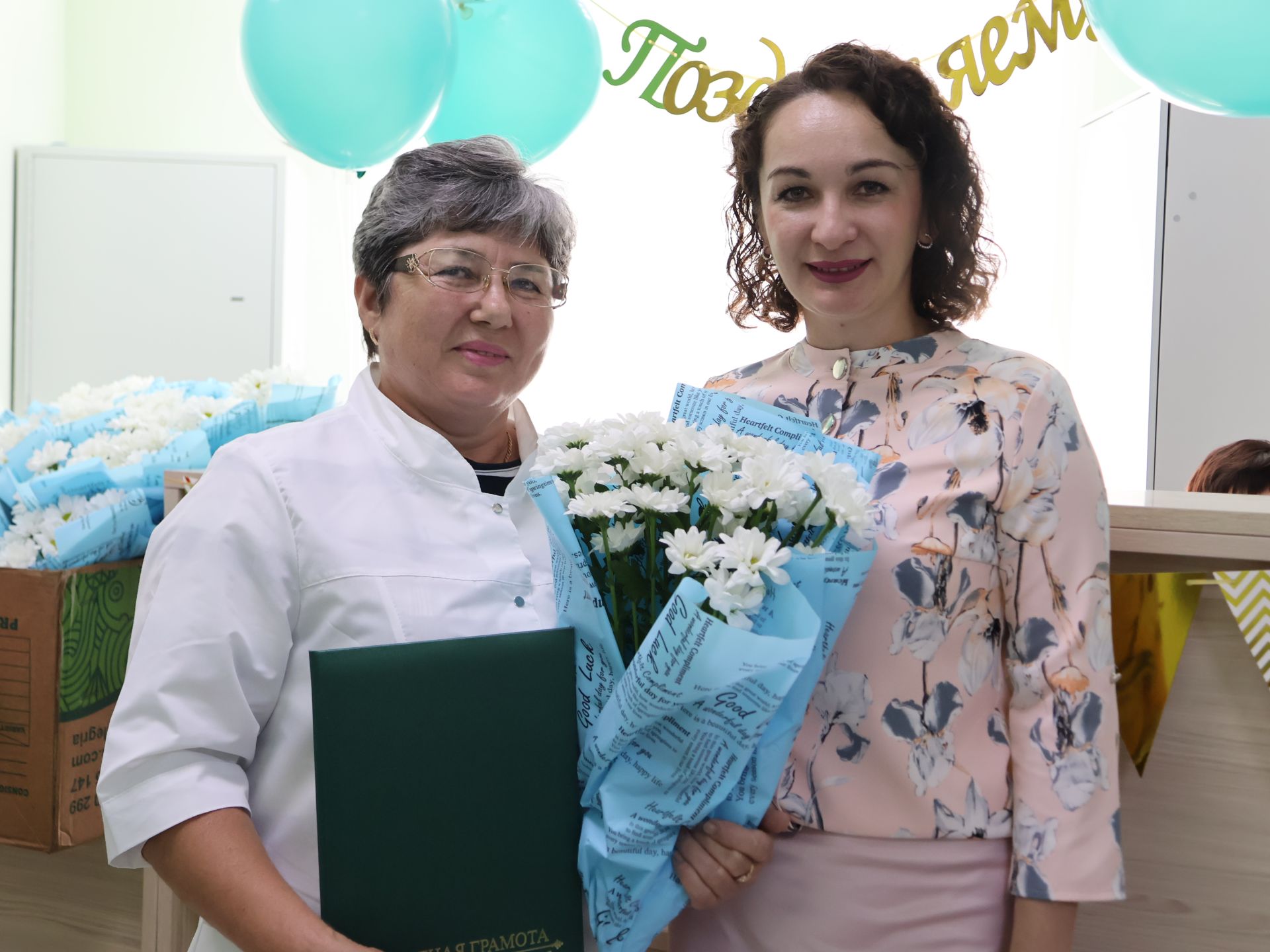 Бәйрәмегез белән: «Стоматолог» җәмгыятенең медицина хезмәткәрләрен Актаныш районы җитәкчелеге котлады