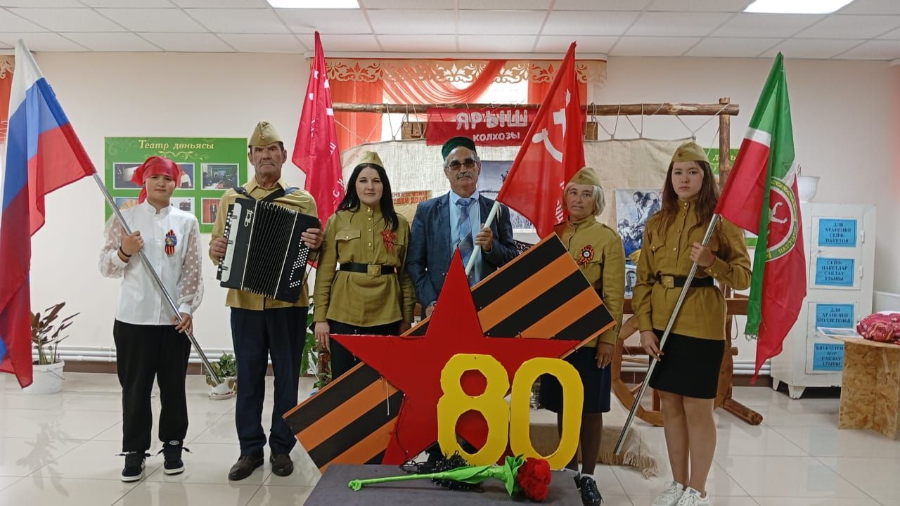 Чалманаратта Җиңү байрагы белән махсус хәрби операция батырларының гаиләләренә килделәр