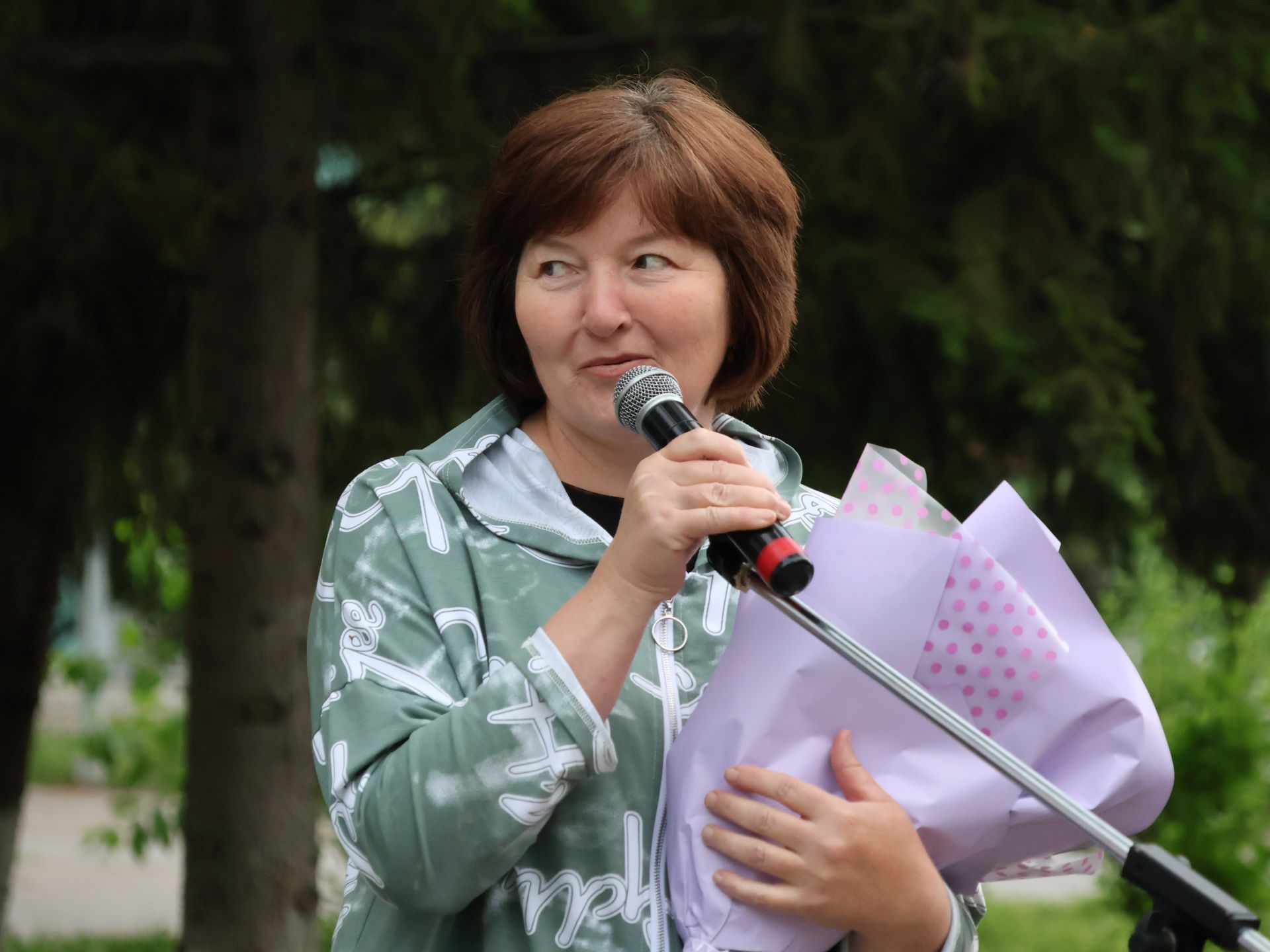 «Пар балдак»та мәңгелек мәхәббәт: Актаныш Бриллиант, Зөбәрҗәт һәм Алтын туй юбилярларын котлады