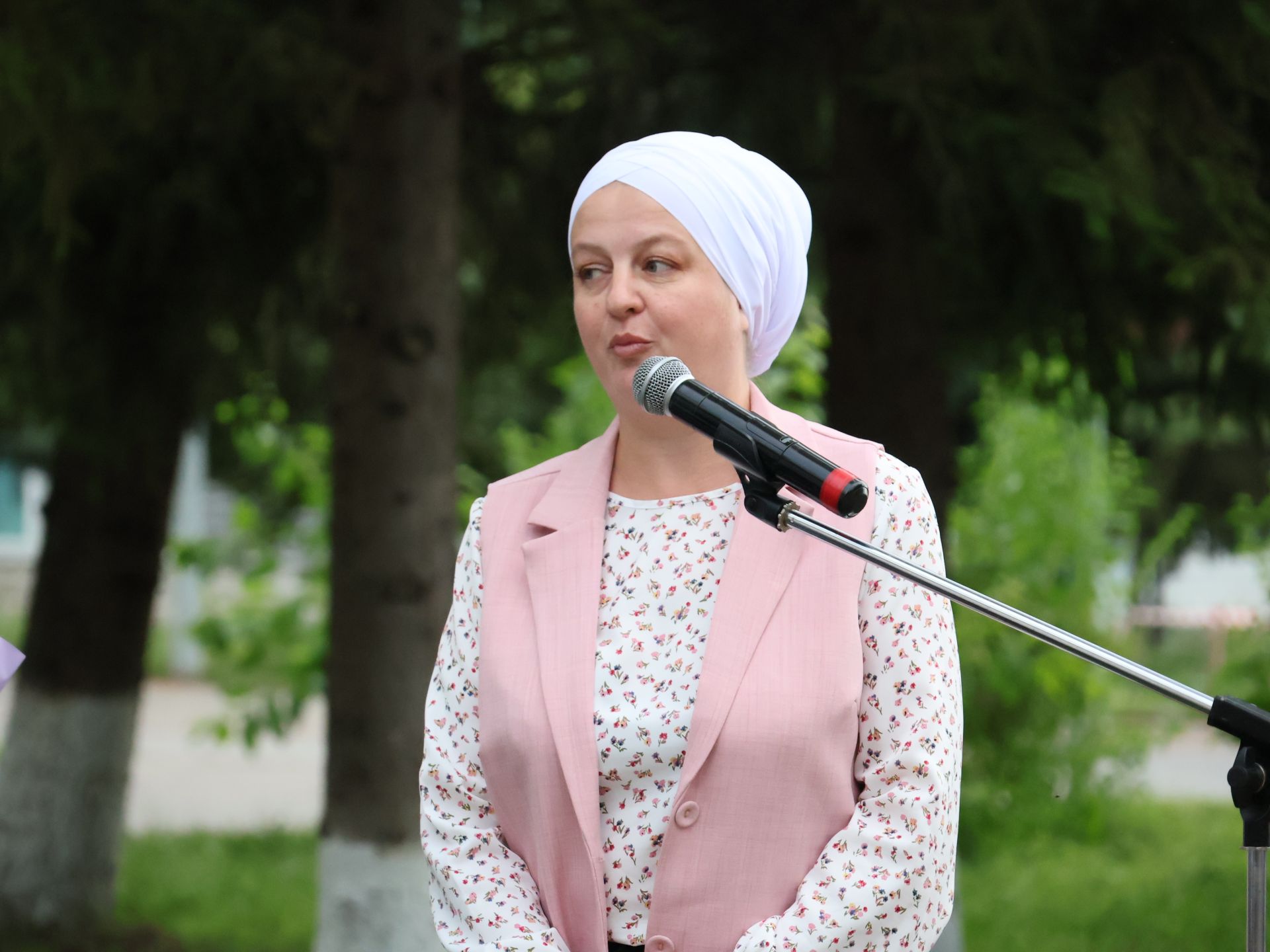 «Пар балдак»та мәңгелек мәхәббәт: Актаныш Бриллиант, Зөбәрҗәт һәм Алтын туй юбилярларын котлады