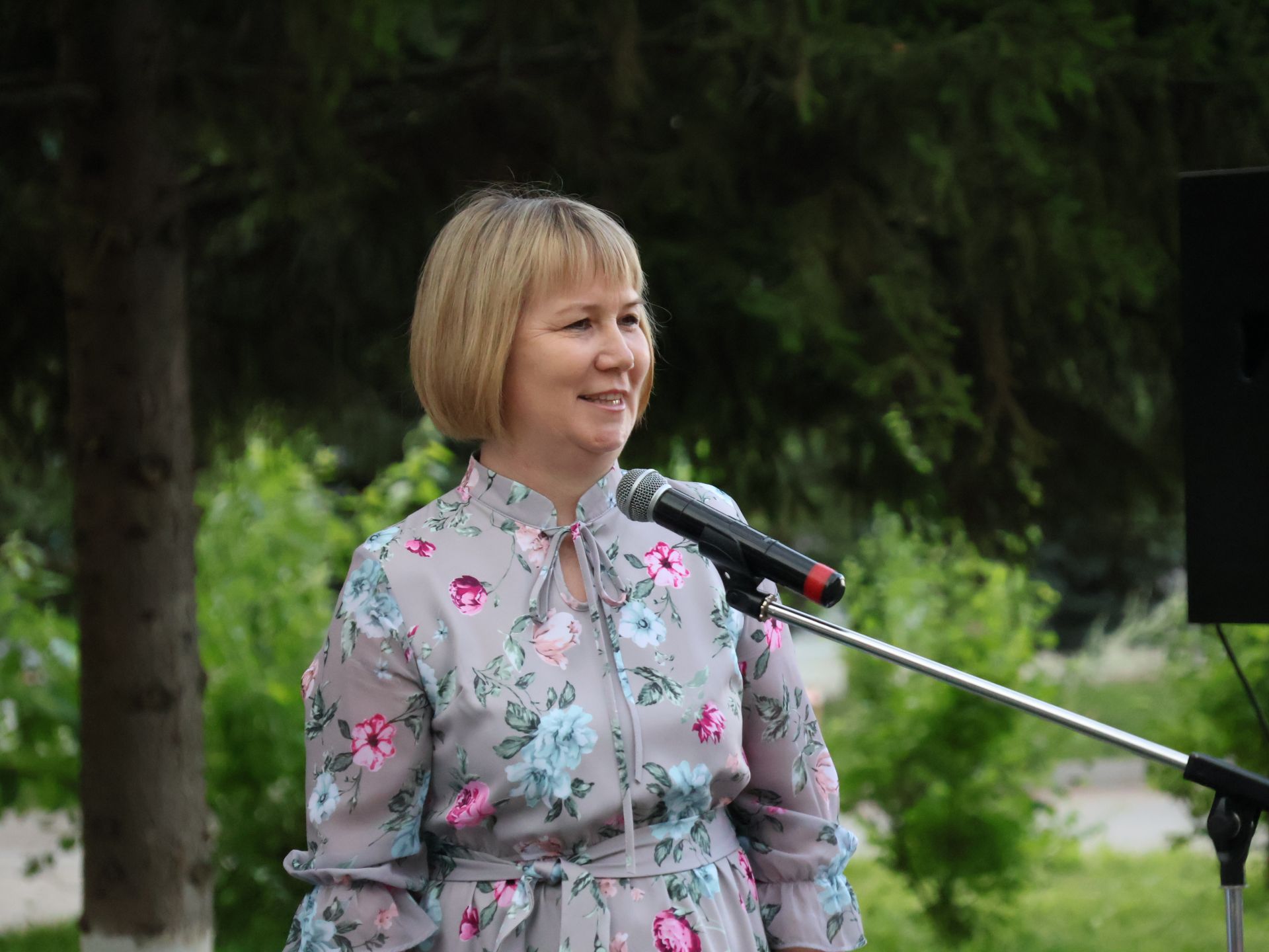 «Пар балдак»та мәңгелек мәхәббәт: Актаныш Бриллиант, Зөбәрҗәт һәм Алтын туй юбилярларын котлады