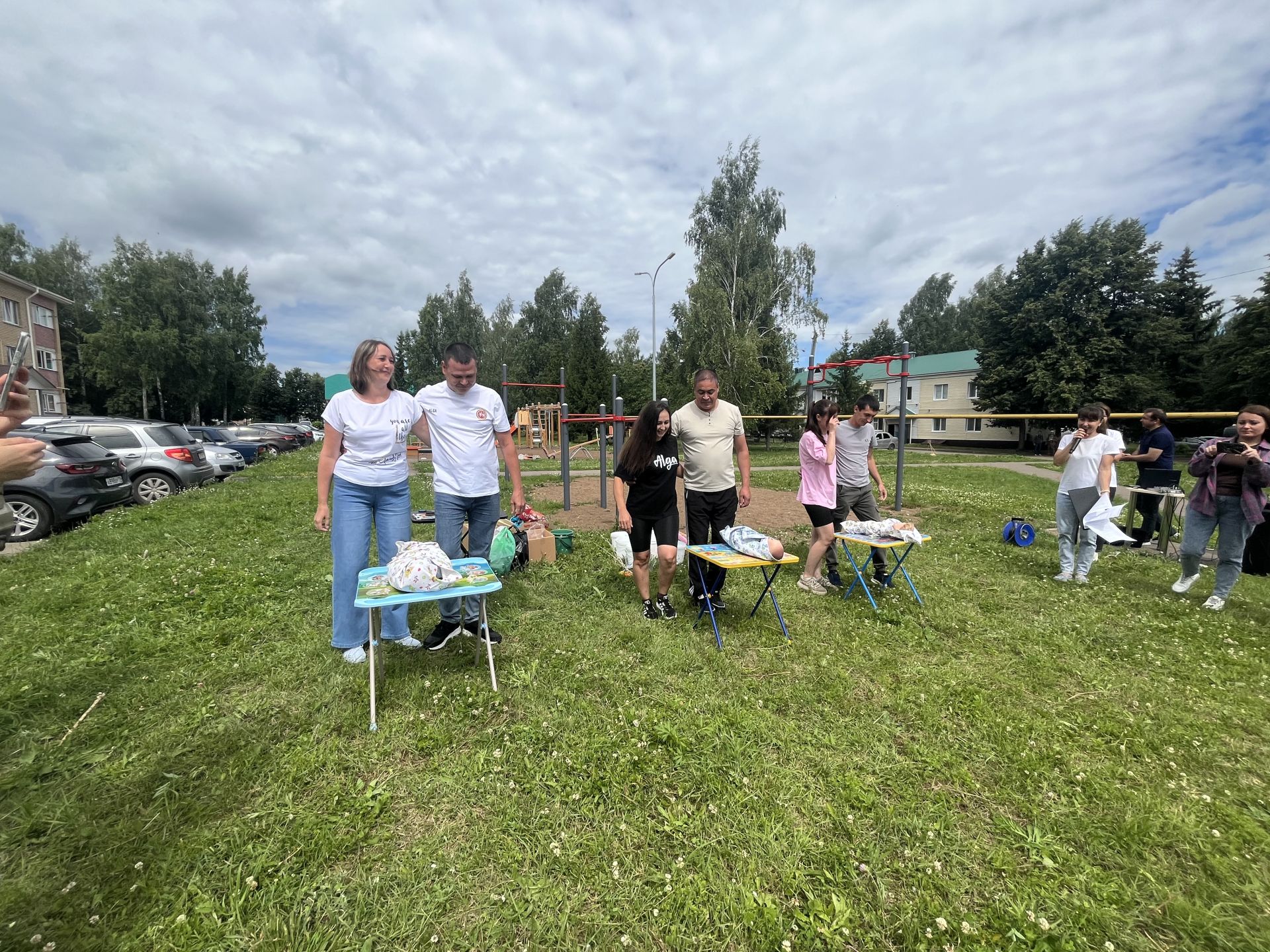 Татарстанда җәй: Актанышның яшь гаиләләре «Гаиләм-җылы учагым» ишегалды бәйрәмендә ял итте