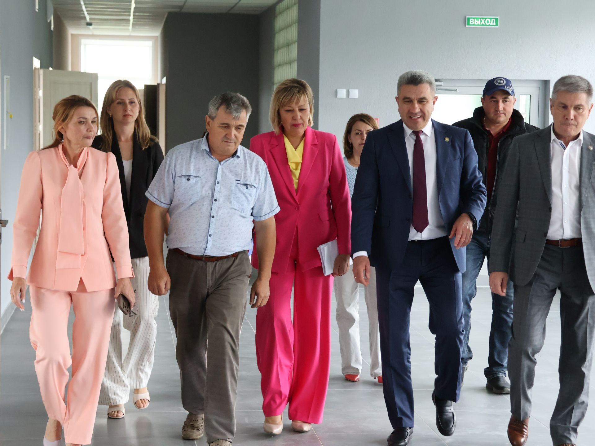 Актанышка Татарстан Республикасы Мәгариф һәм фән министры Илсур Һадиуллин килде