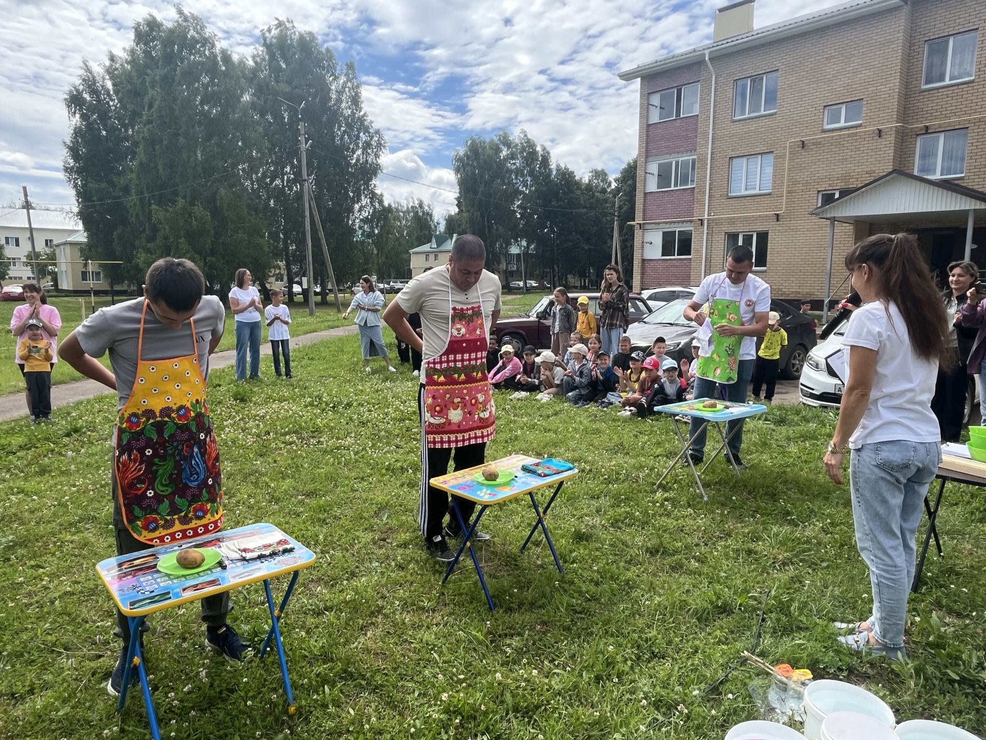 Татарстанда җәй: Актанышның яшь гаиләләре «Гаиләм-җылы учагым» ишегалды бәйрәмендә ял итте