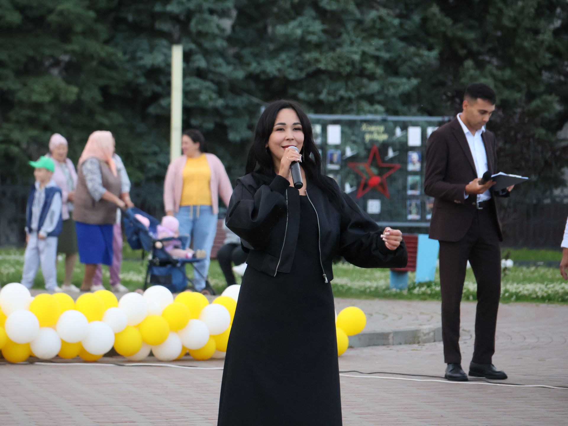 Гаилә, мәхәббәт һәм тугрылык көненә багышланган концерттан безнең репортаж
