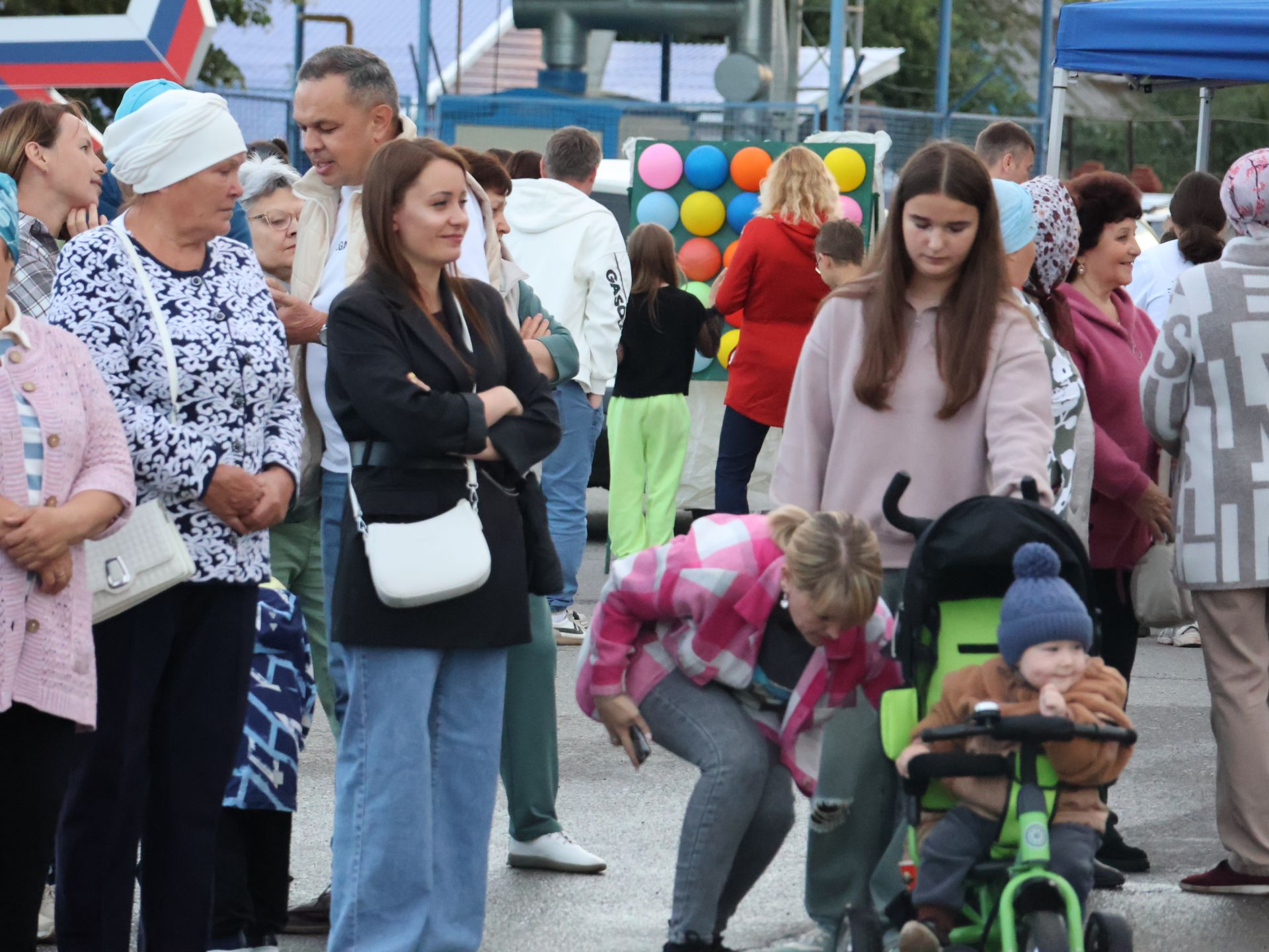 Гаилә, мәхәббәт һәм тугрылык көненә багышланган концерттан безнең репортаж