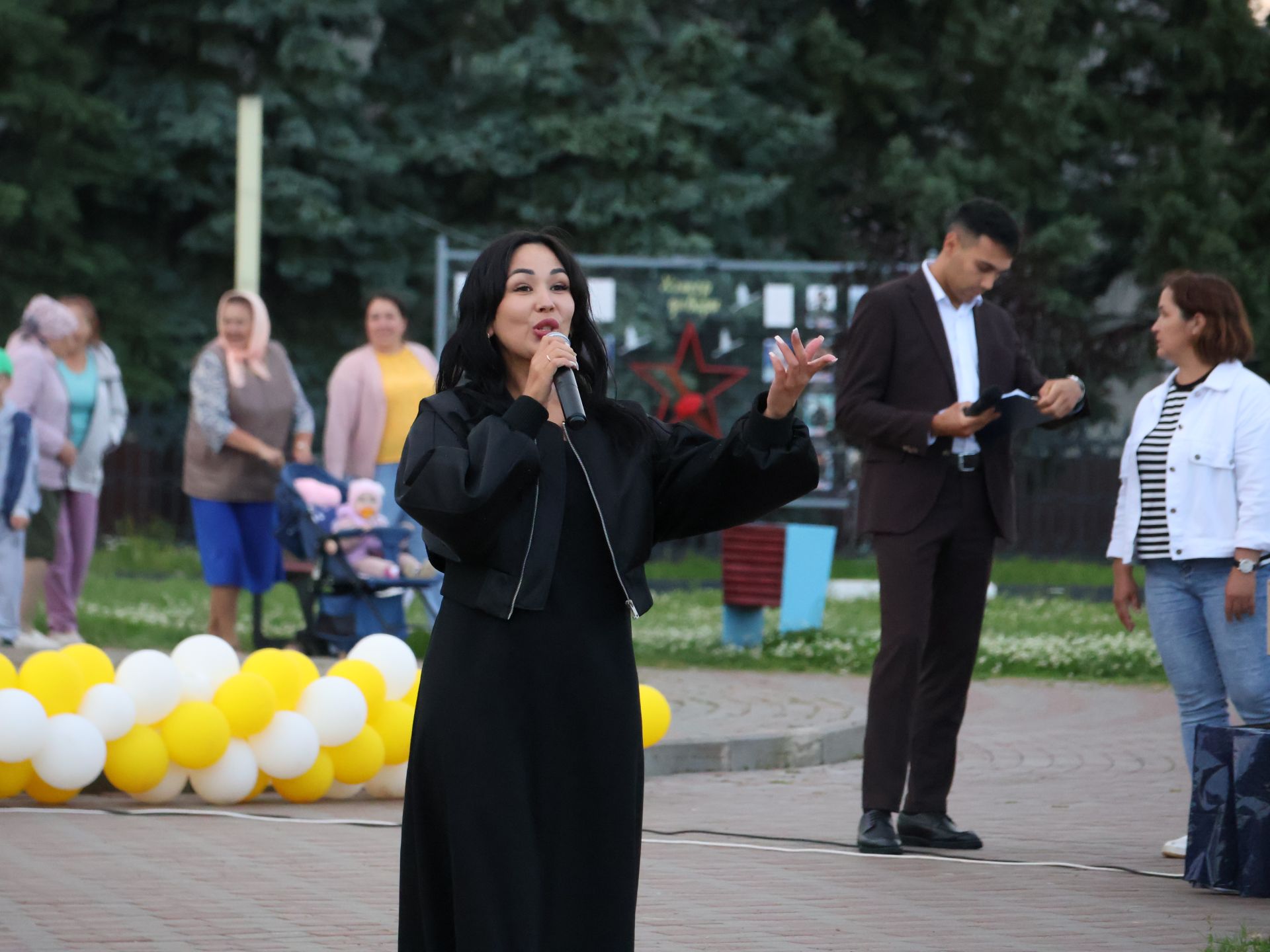 Гаилә, мәхәббәт һәм тугрылык көненә багышланган концерттан безнең репортаж