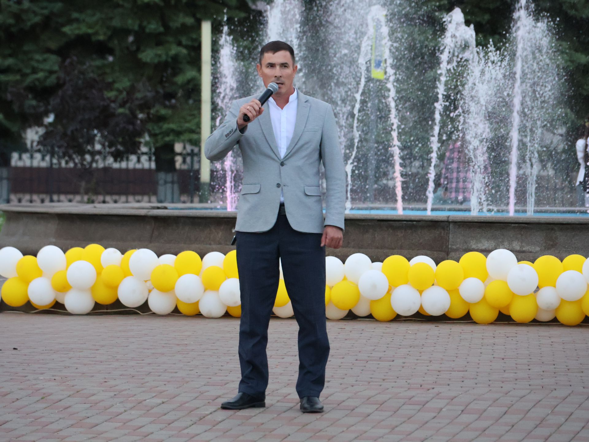 Гаилә, мәхәббәт һәм тугрылык көненә багышланган концерттан безнең репортаж