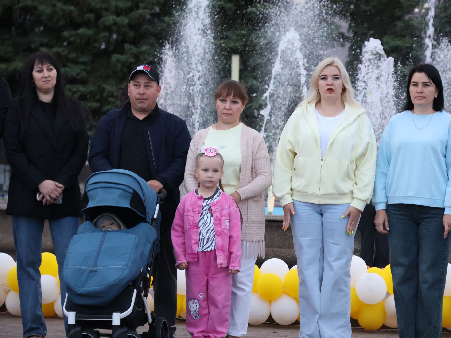 Гаилә, мәхәббәт һәм тугрылык көненә багышланган концерттан безнең репортаж