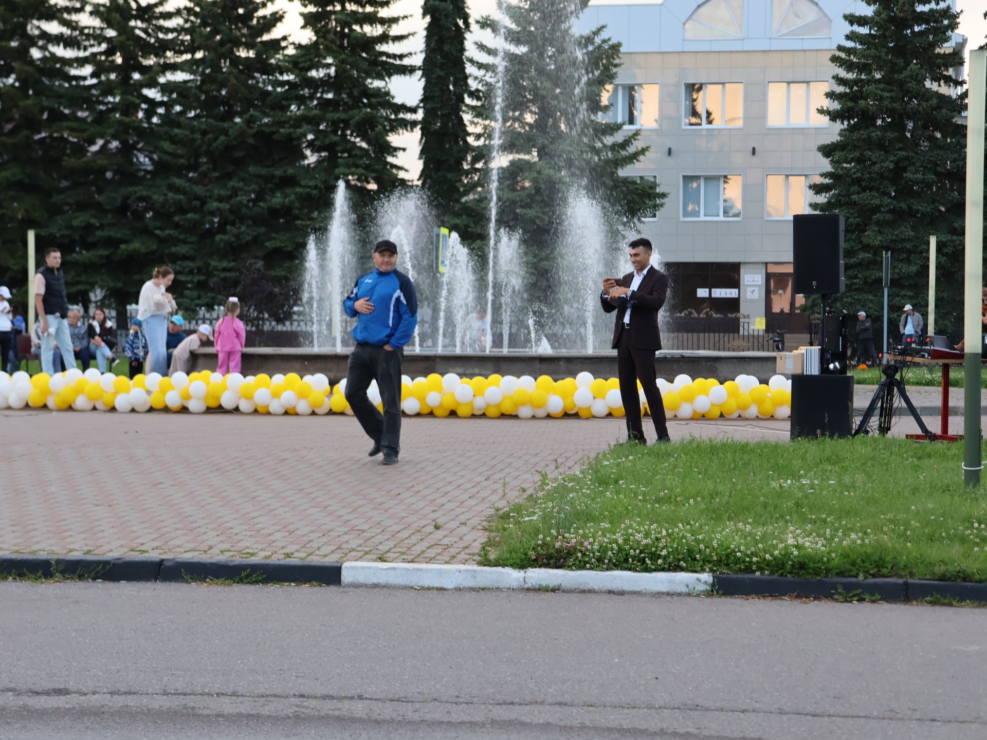 Гаилә, мәхәббәт һәм тугрылык көненә багышланган концерттан безнең репортаж