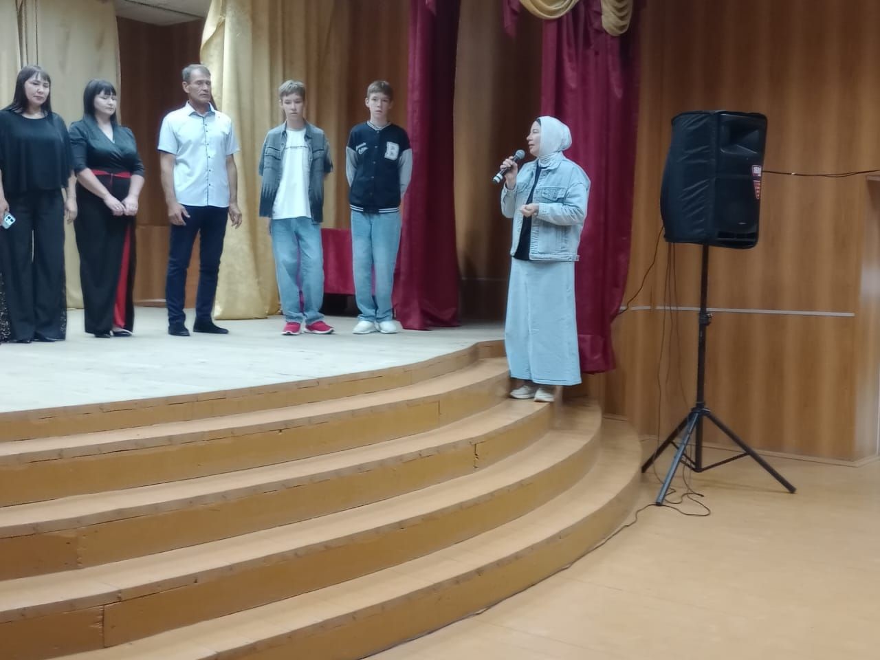 Чат авылында «Без бергә» хәйрия фонды артистлары  23 300 сум акча җыйган