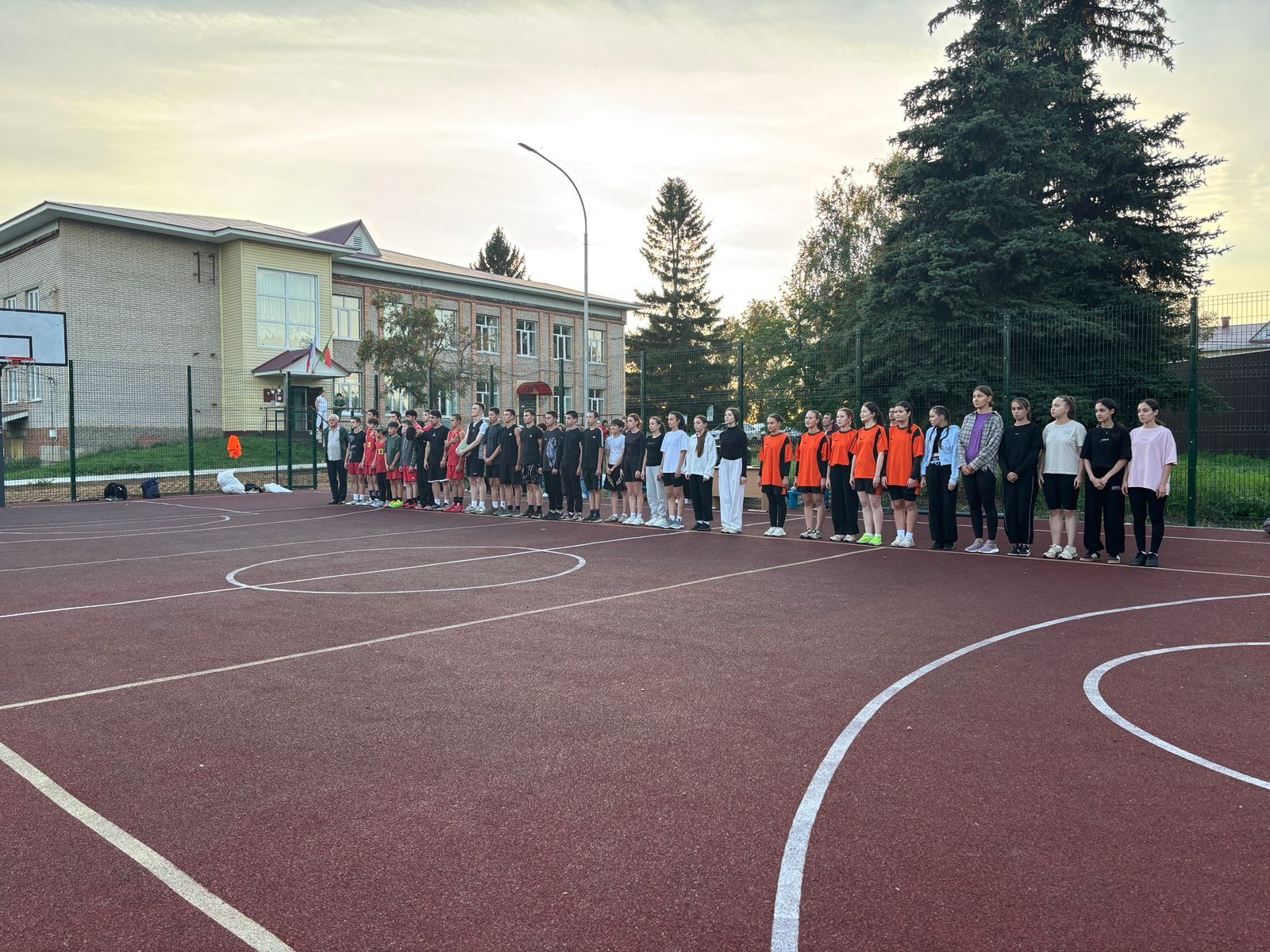 Иске Сәфәр авылы кубогына баскетбол ярышы узды