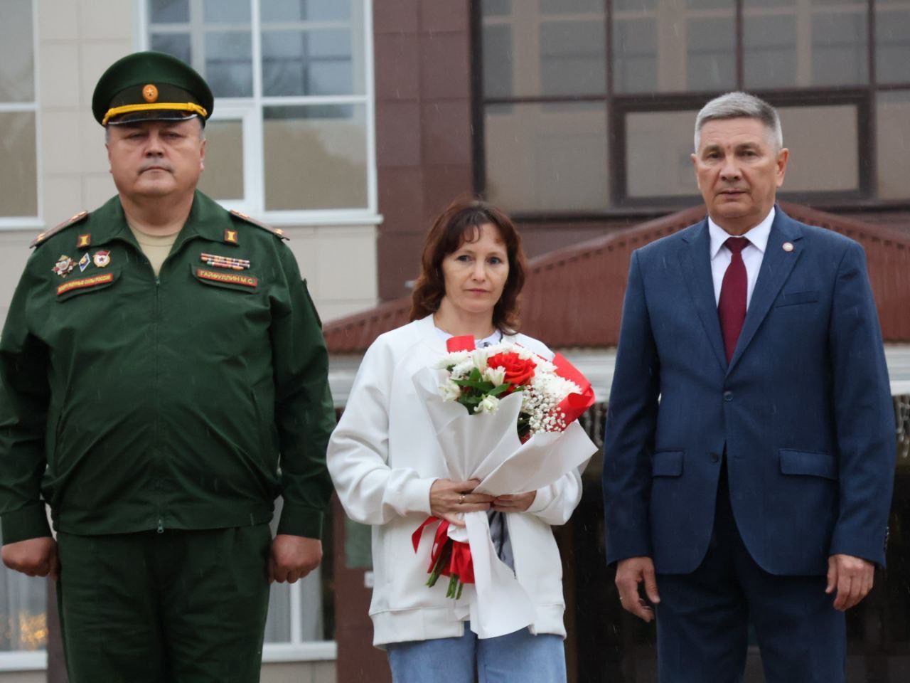 Актанышта Республика көненә багышланган бәйрәмдә махсус хәрби операция батырларын, аларның гаиләләрен хөрмәтләделәр