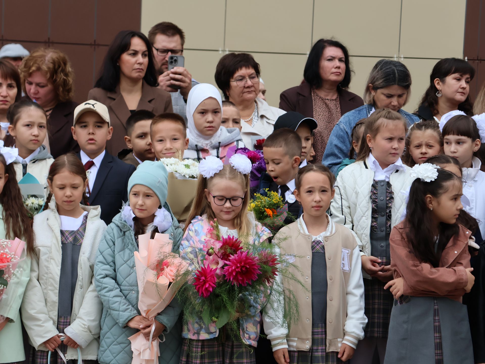 Төкле аягың белән, Белем бәйрәме!