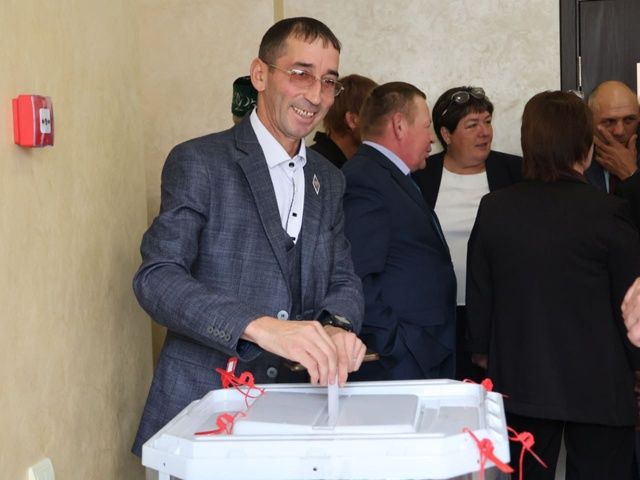 Актаныш районы башлыгы булып Ленар Зарипов сайланды