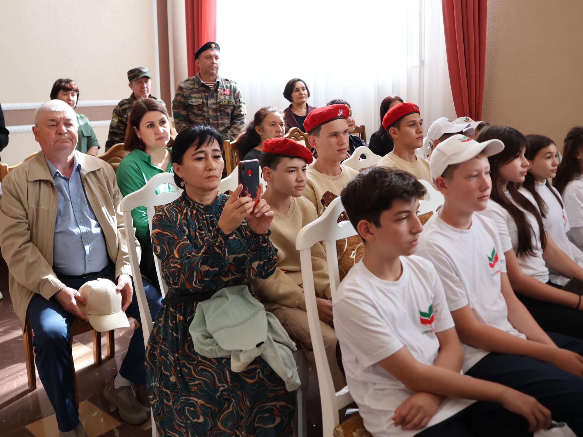 Махсус хәрби операция батырларының әтиләре «Герой әтисе» күргәзмәсенә багышланган тантанада чыгыш ясады