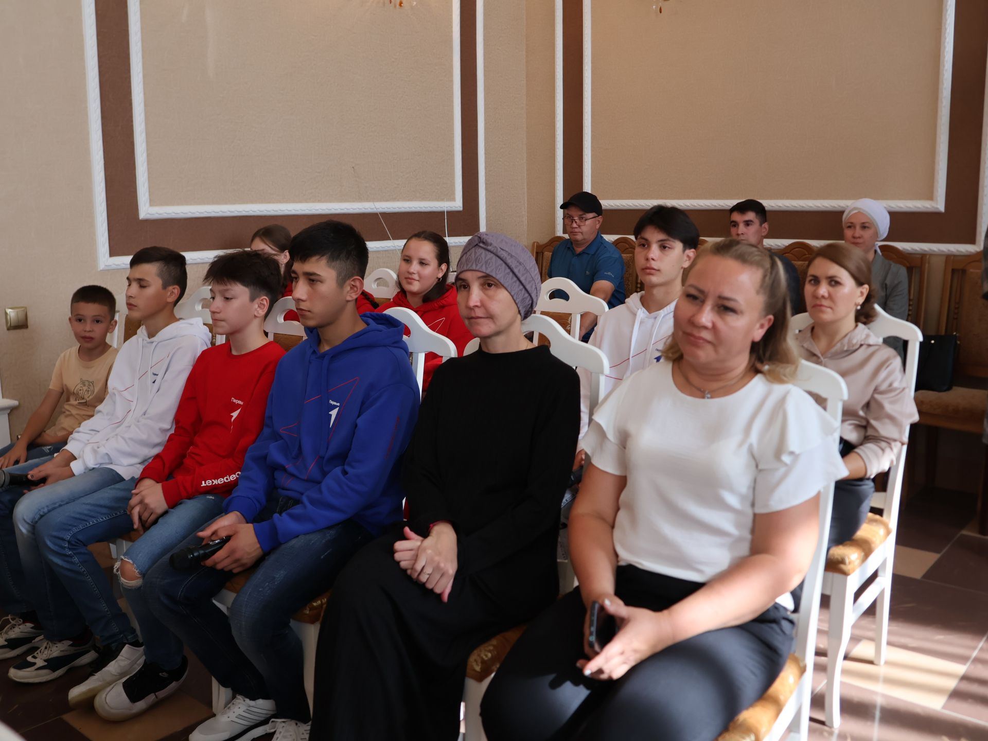 Махсус хәрби операция батырларының әтиләре «Герой әтисе» күргәзмәсенә багышланган тантанада чыгыш ясады