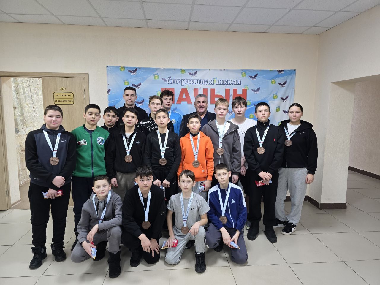 «Лачын» хоккейчылары «Алтын шайба» Бөтенроссия ярышларында бронза яулады