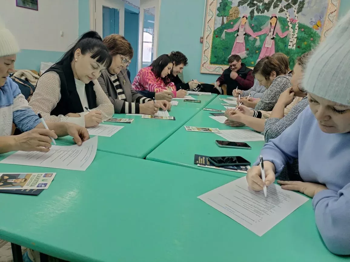 Актаныш районы Юл хәрәкәте Дәүләт автоинспекциясе җитәкчелеге Аккүз мәктәбе укучылары һәм аларның ата-аналары белән очрашты