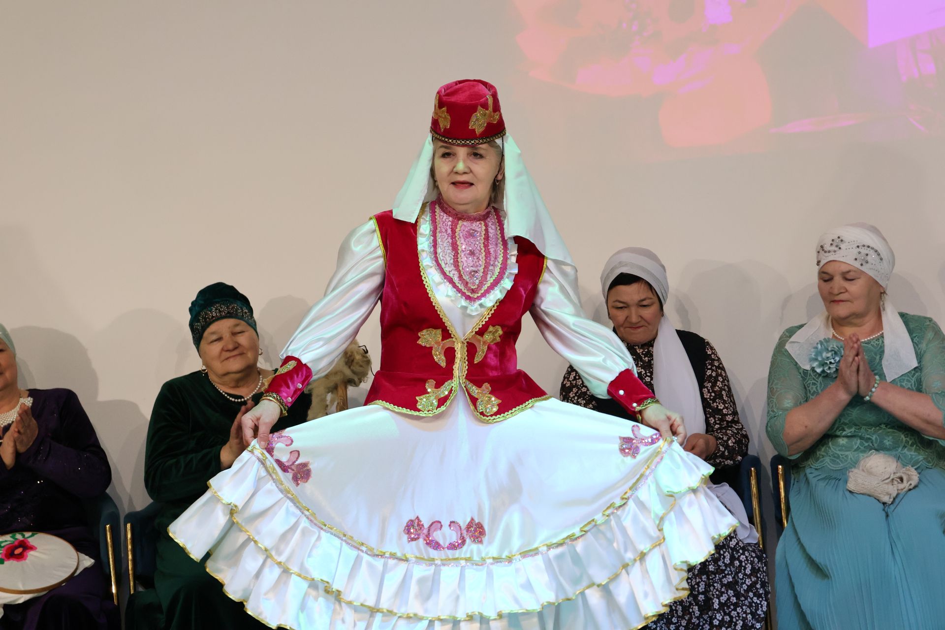 «Эхо веков в истории семьи — Тарихта без эзлебез» шәҗәрә бәйрәменнән безнең фотолар