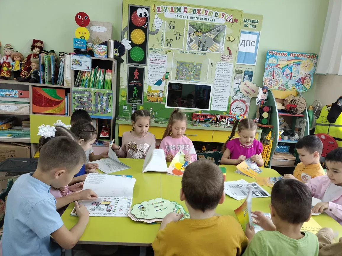 «Алтынчәч» балалар бакчасында нәни блогерлар юл йөрү кагыйдәләрен өйрәнде