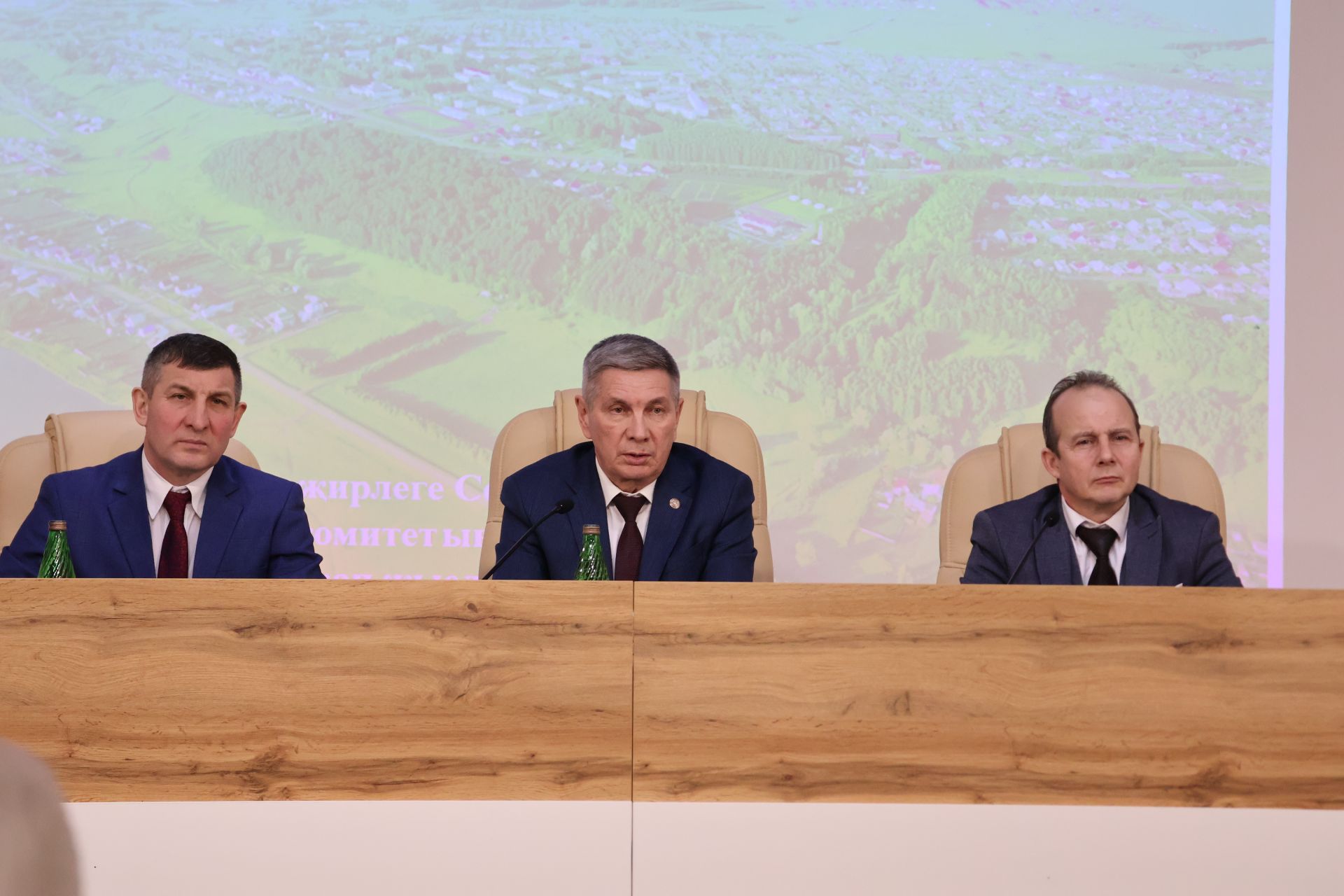 Актаныш районында «Яшьлек» яшьләр үзәгендә гражданнар җыены узды