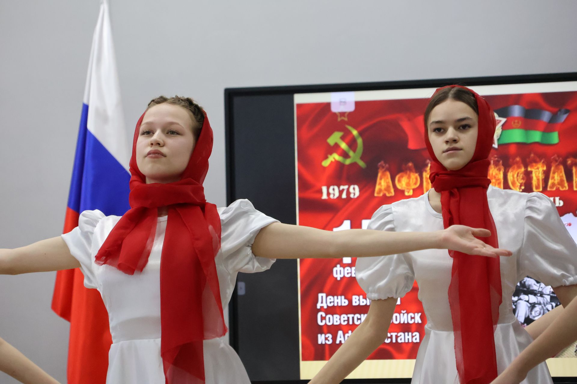 Фоторепортаж: Актанышның 2 нче мәктәбендә Әфганстаннан Совет гаскәрләрен чыгару көненә багышланган патриотик чара