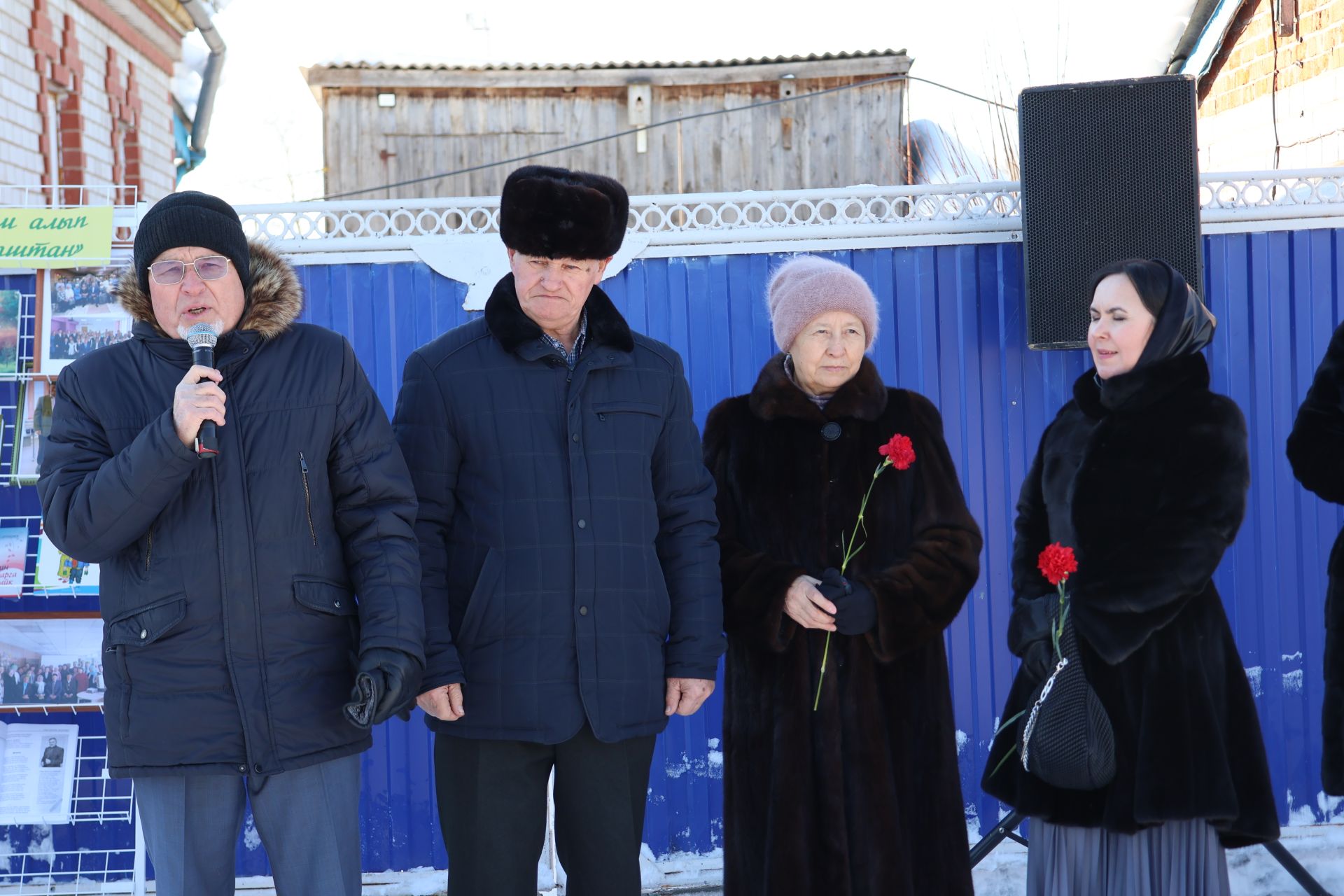 Роберт Сәлахиев исеме күңелләрдә мәңге калачак: Татар Суыксуы авылында мемориаль такта ачылды
