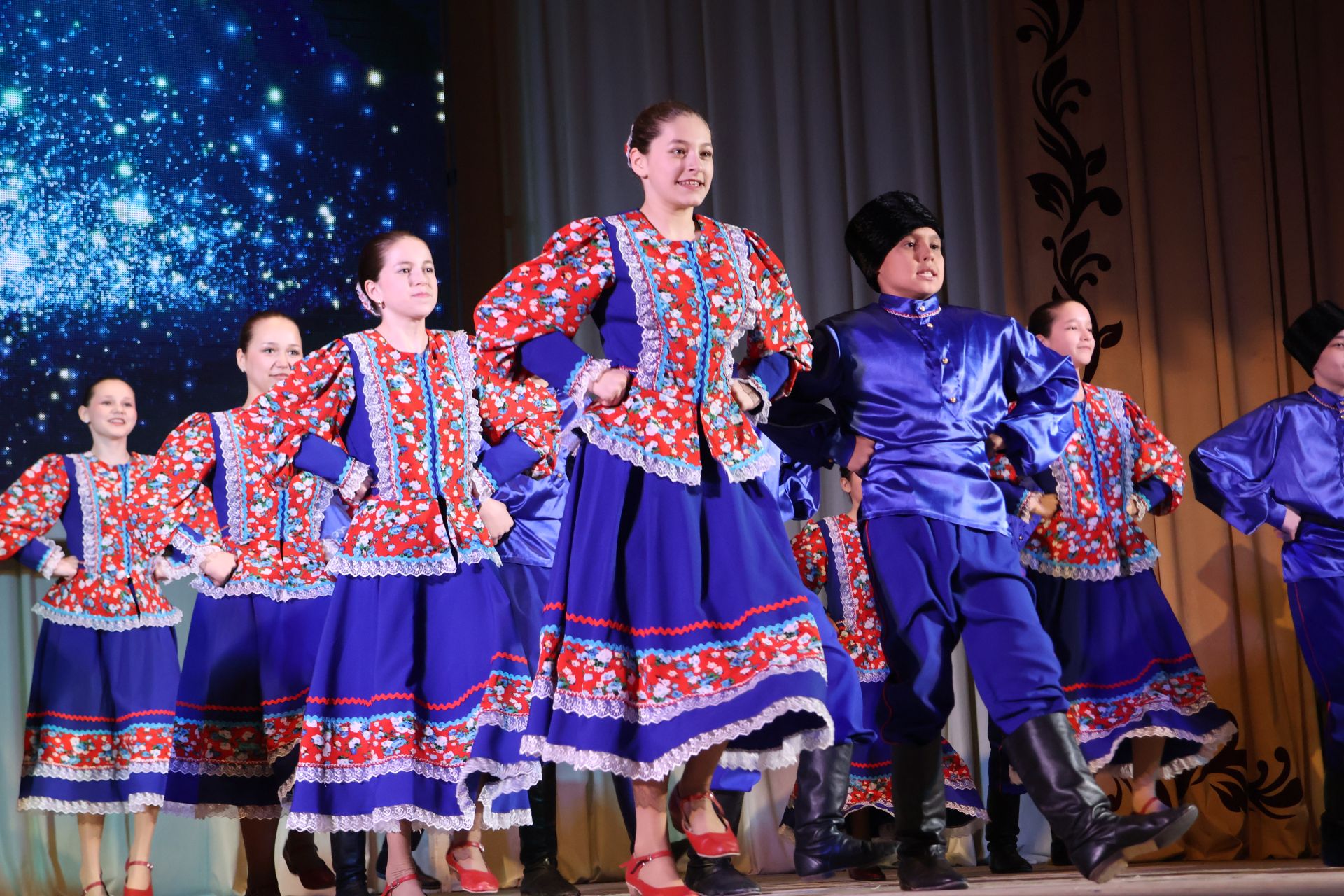 Ватанны саклаучылар көне белән!