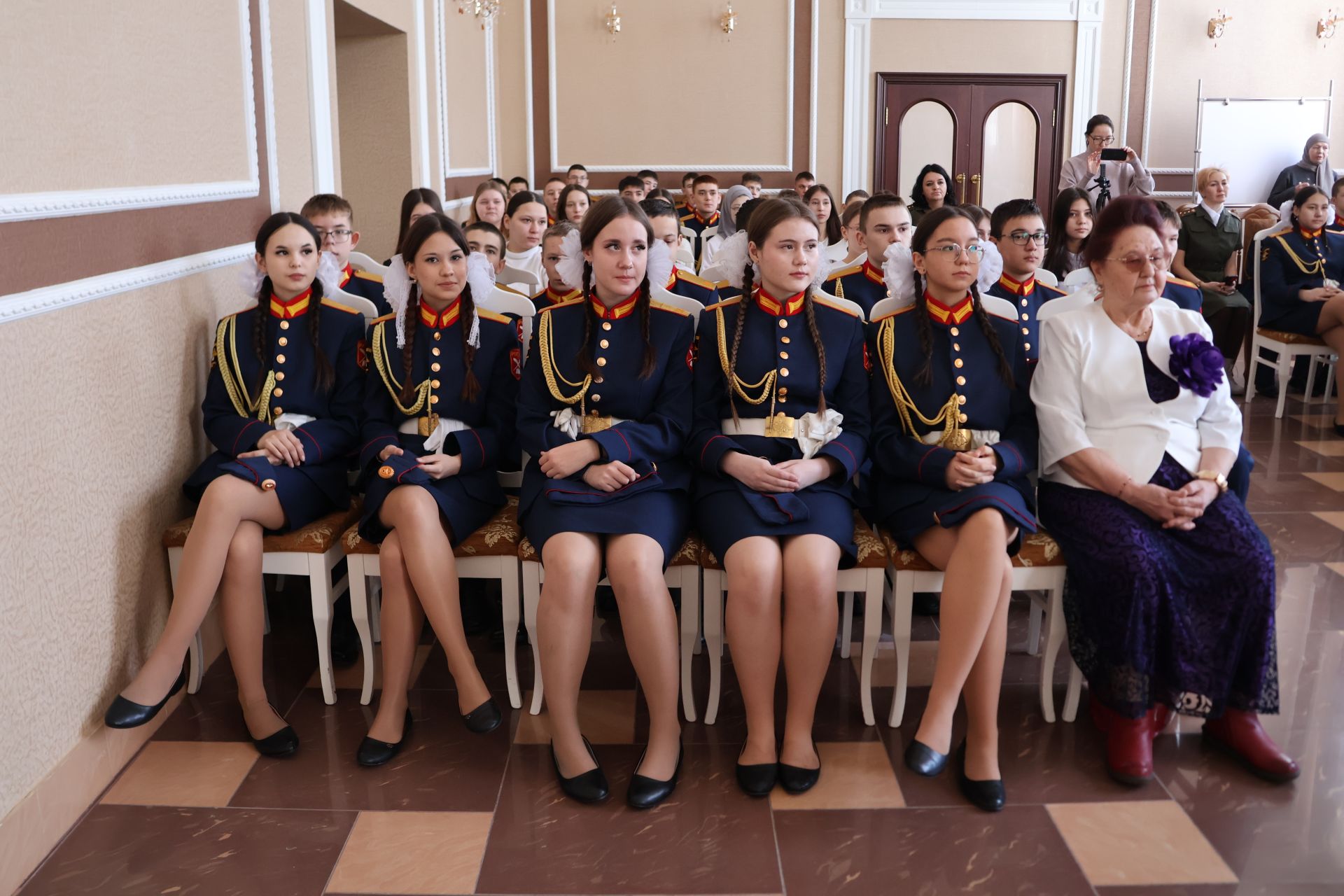 Ватанны сөю- иманнан!