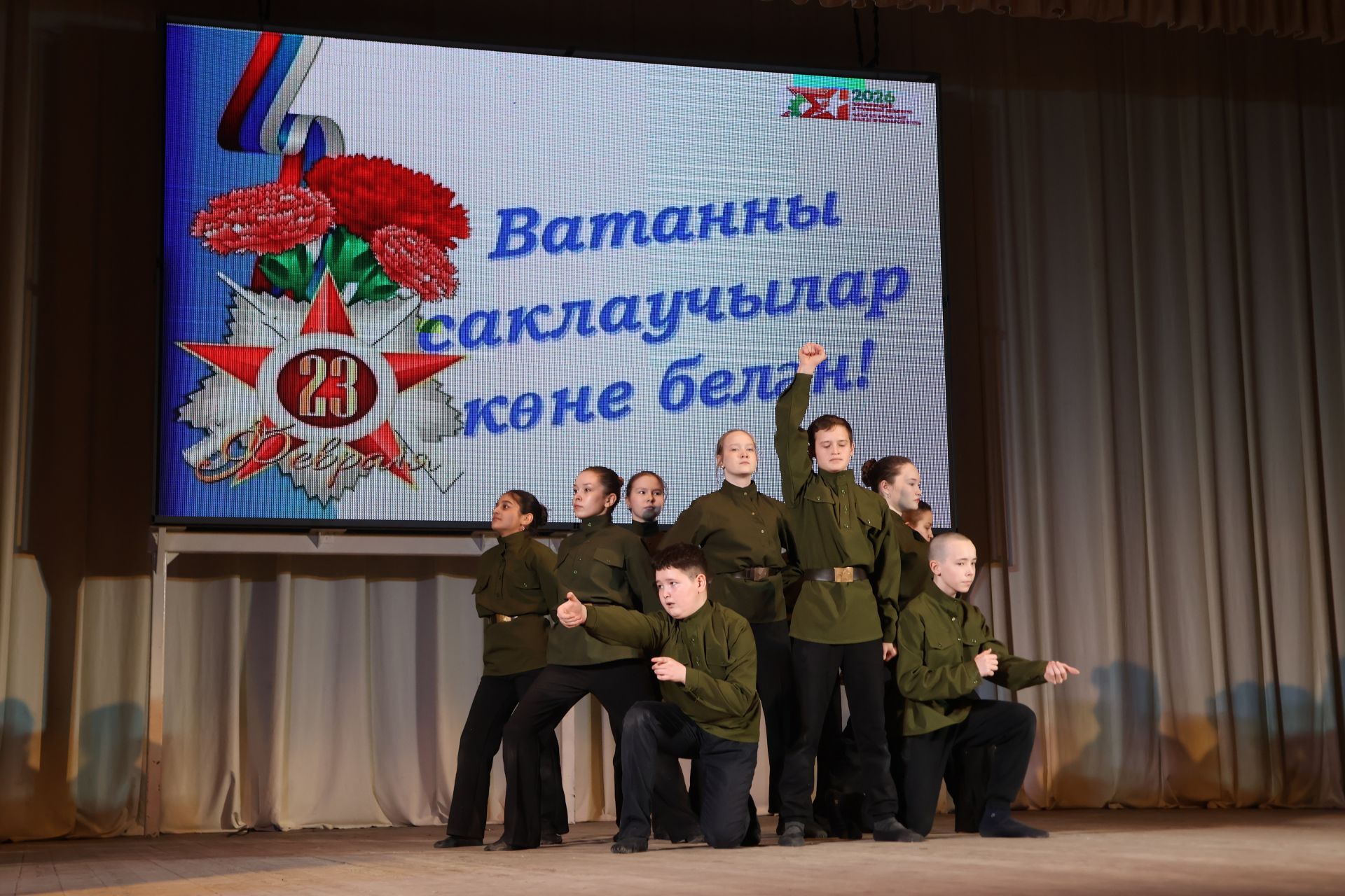 Ватанны саклаучылар көне белән!