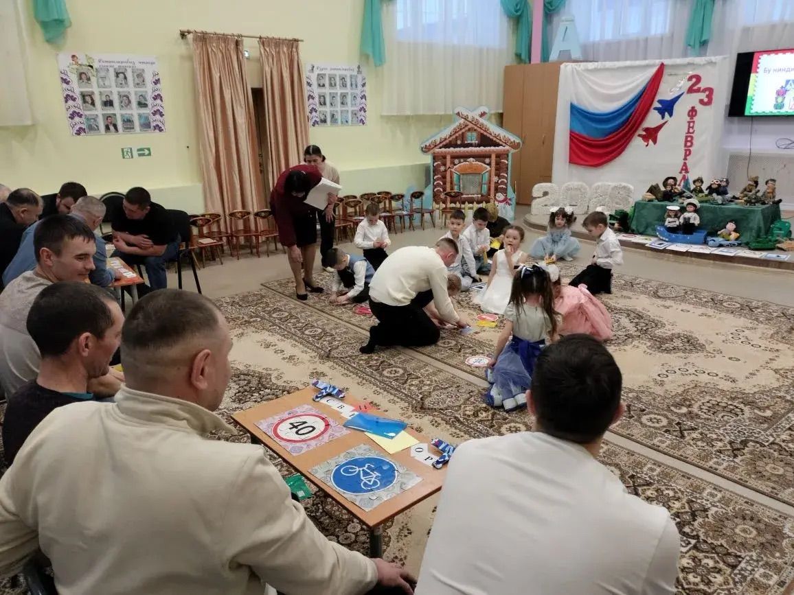 «Әти белән — хәвефсез!»: «Каенкай» балалар бакчасында Ватанны саклаучылар көнен файдалы уздырдылар