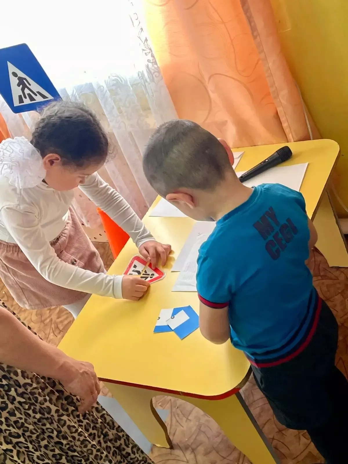 Әҗәкүл балалар бакчасында юл йөрү кагыйдәләрен өйрәнүгә багышланган чара узды