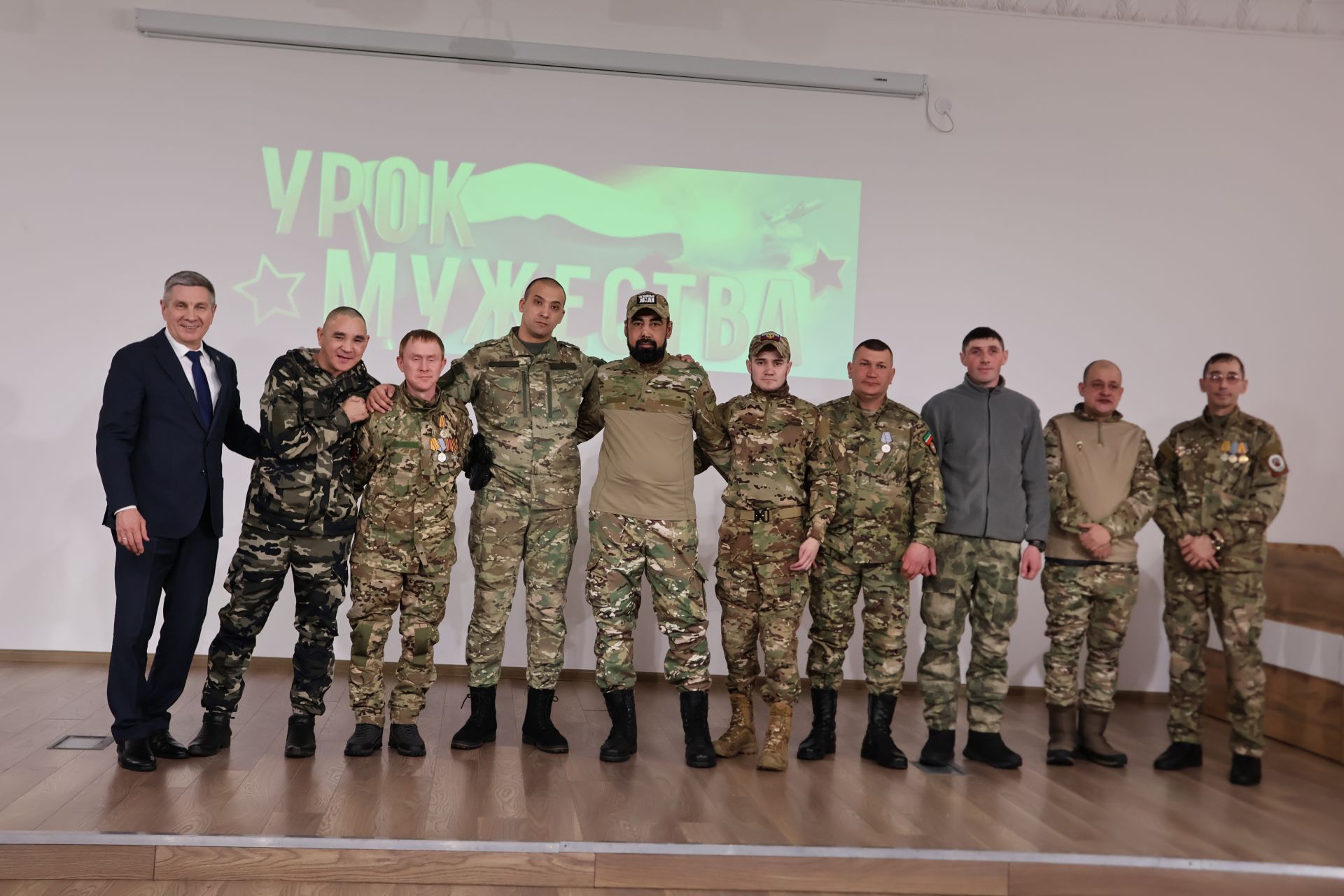 Россия Герое Рәсим Баксиковның Актаныштагы эш визитыннан фоторепортаж