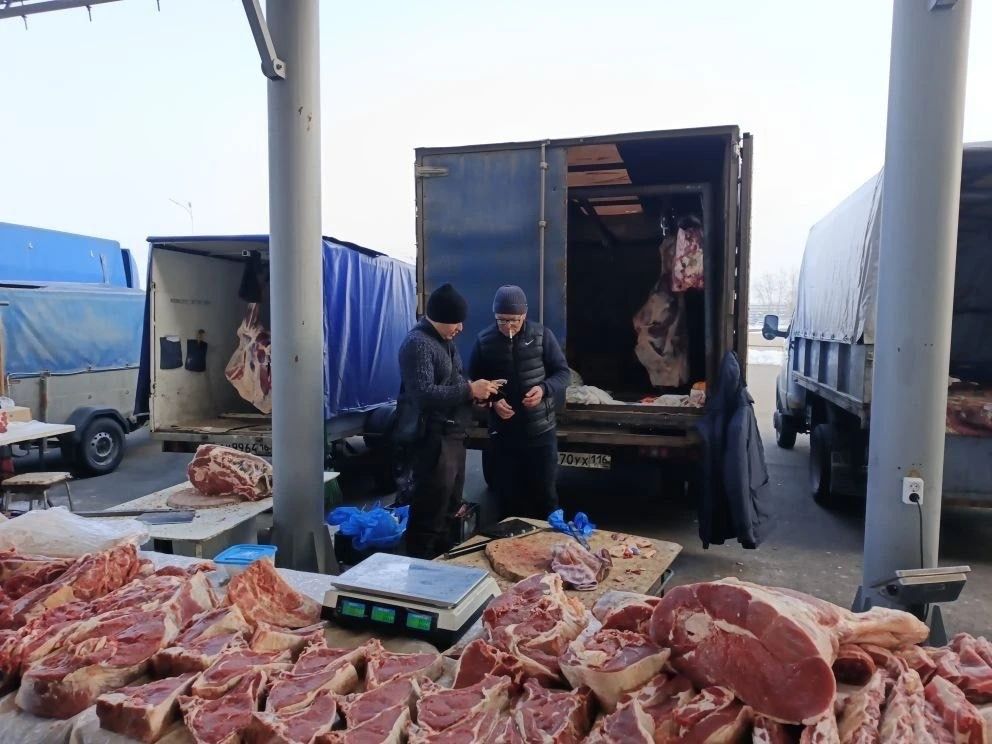 Актаныш җитештерүчеләре Чаллы халкына авыл хуҗалыгы продукциясен тәкъдим итте