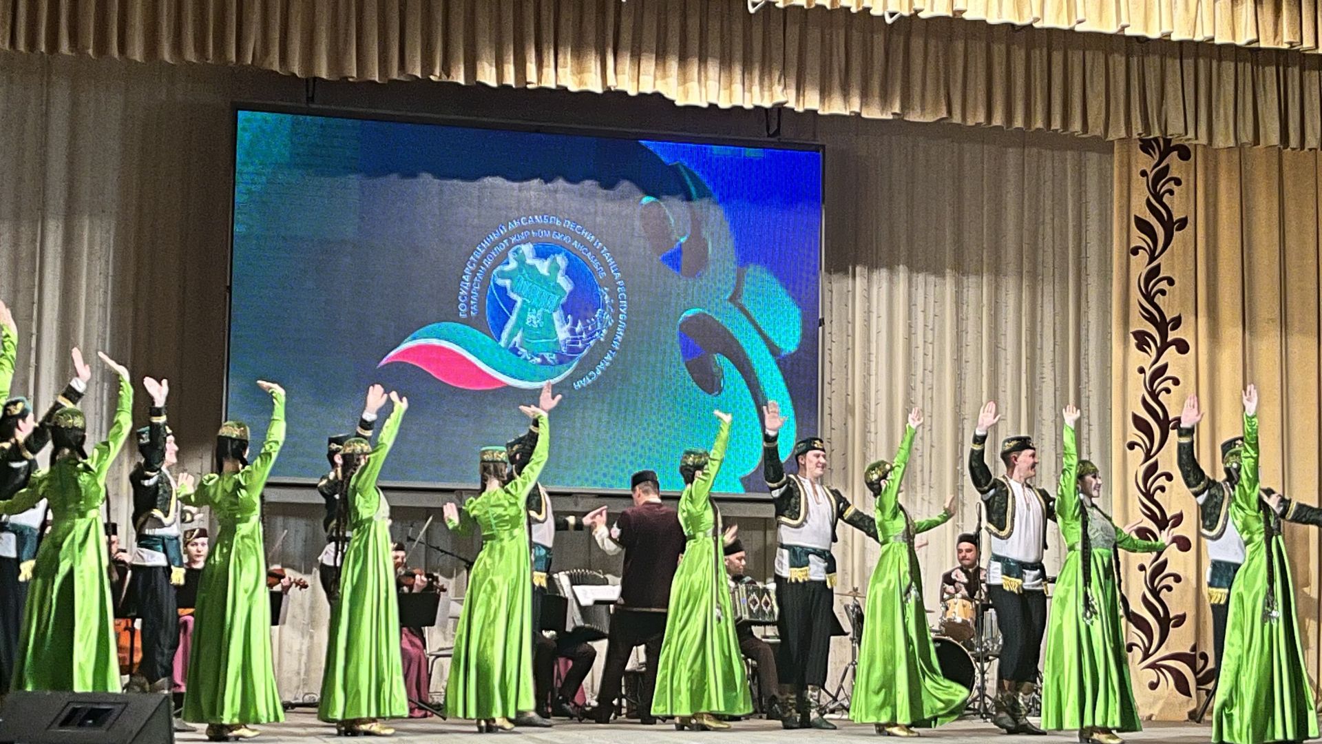 Татарстан Республикасы Дәүләт җыр һәм бию ансамбле Актаныш тамашачысына «Хәзинә» программасын тәкъдим итте