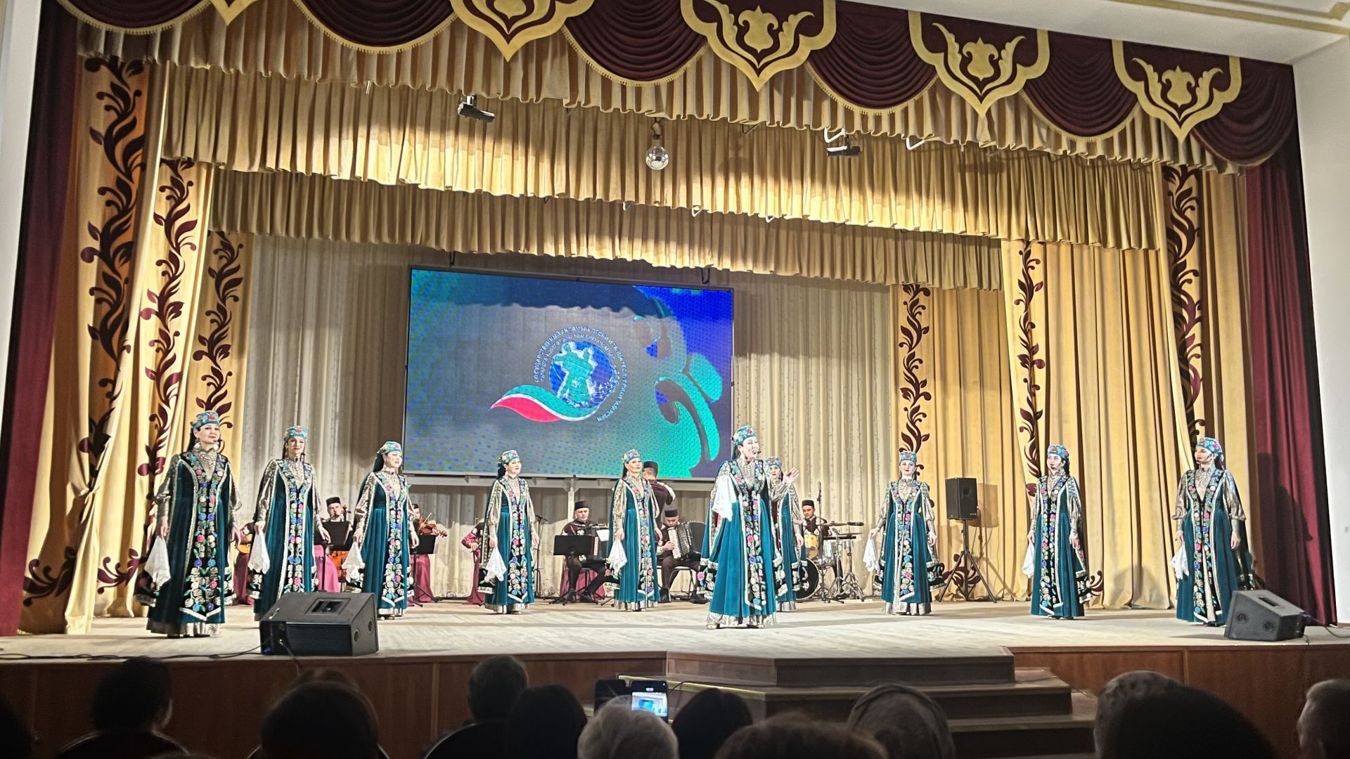 Татарстан Республикасы Дәүләт җыр һәм бию ансамбле Актаныш тамашачысына «Хәзинә» программасын тәкъдим итте
