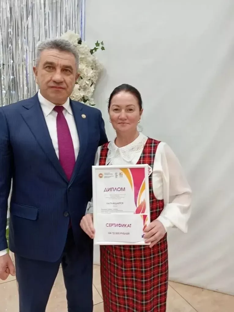 Безнең мөгаллимнәр туган тел укытучылары бәйгесендә җиңде