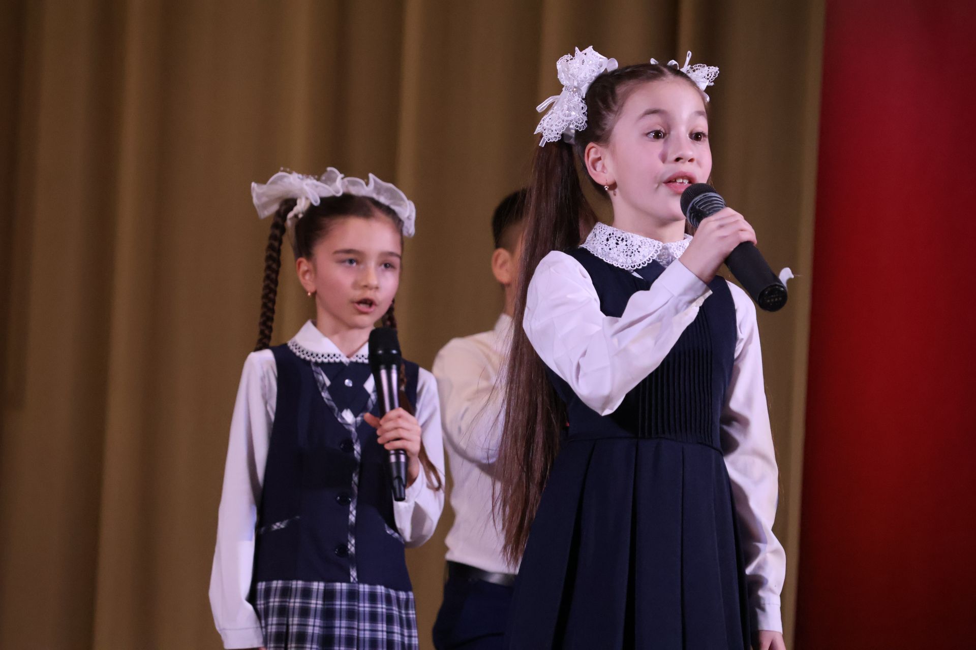 «Йолдызлык-2026»: Актаныш районы мәктәп укучыларының гала-концертыннан безнең репортаж