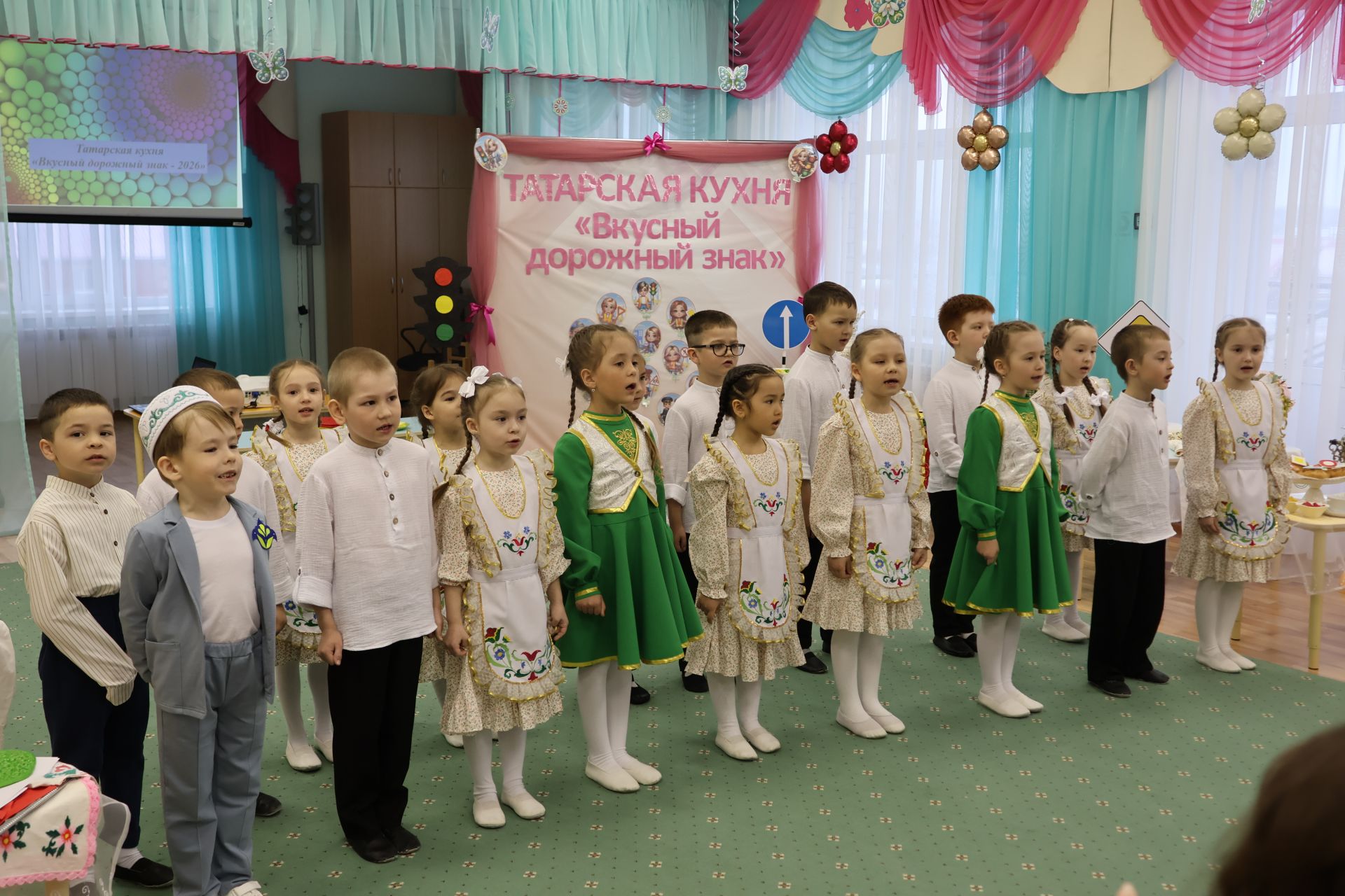 «Тәмле юл билгесе» бәйгесе: балалар һәм ата-аналар иҗатта берләште