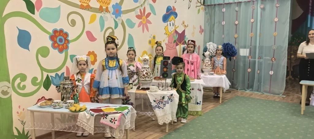 «Тәмле юл билгесе» бәйгесе: балалар һәм ата-аналар иҗатта берләште