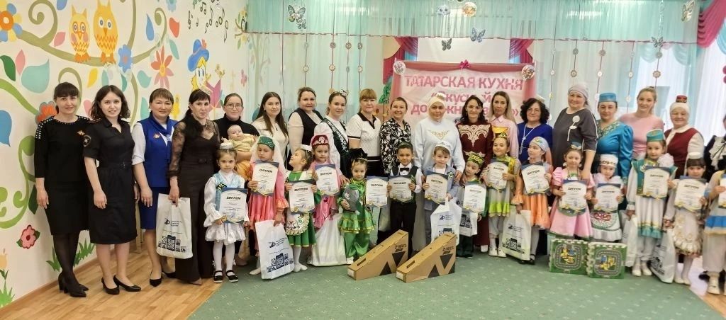 «Тәмле юл билгесе» бәйгесе: балалар һәм ата-аналар иҗатта берләште