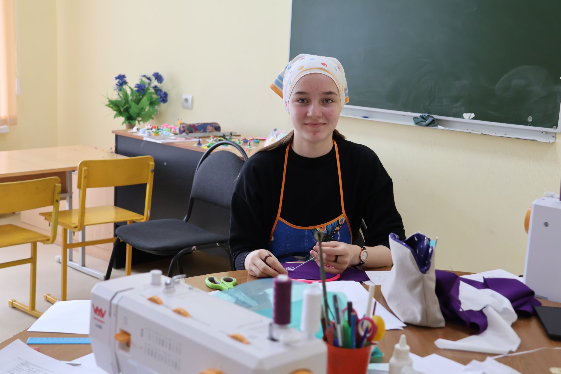 «Мин-оста» бәйгесендә: Безнең кызлар энә-җеп белән дә дус!