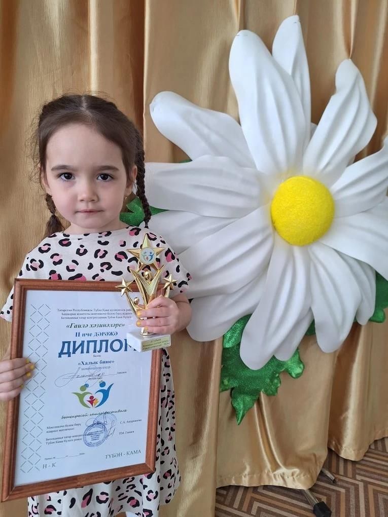 Әхмәтовлар гаиләсе — республикакүләм фестиваль призёры