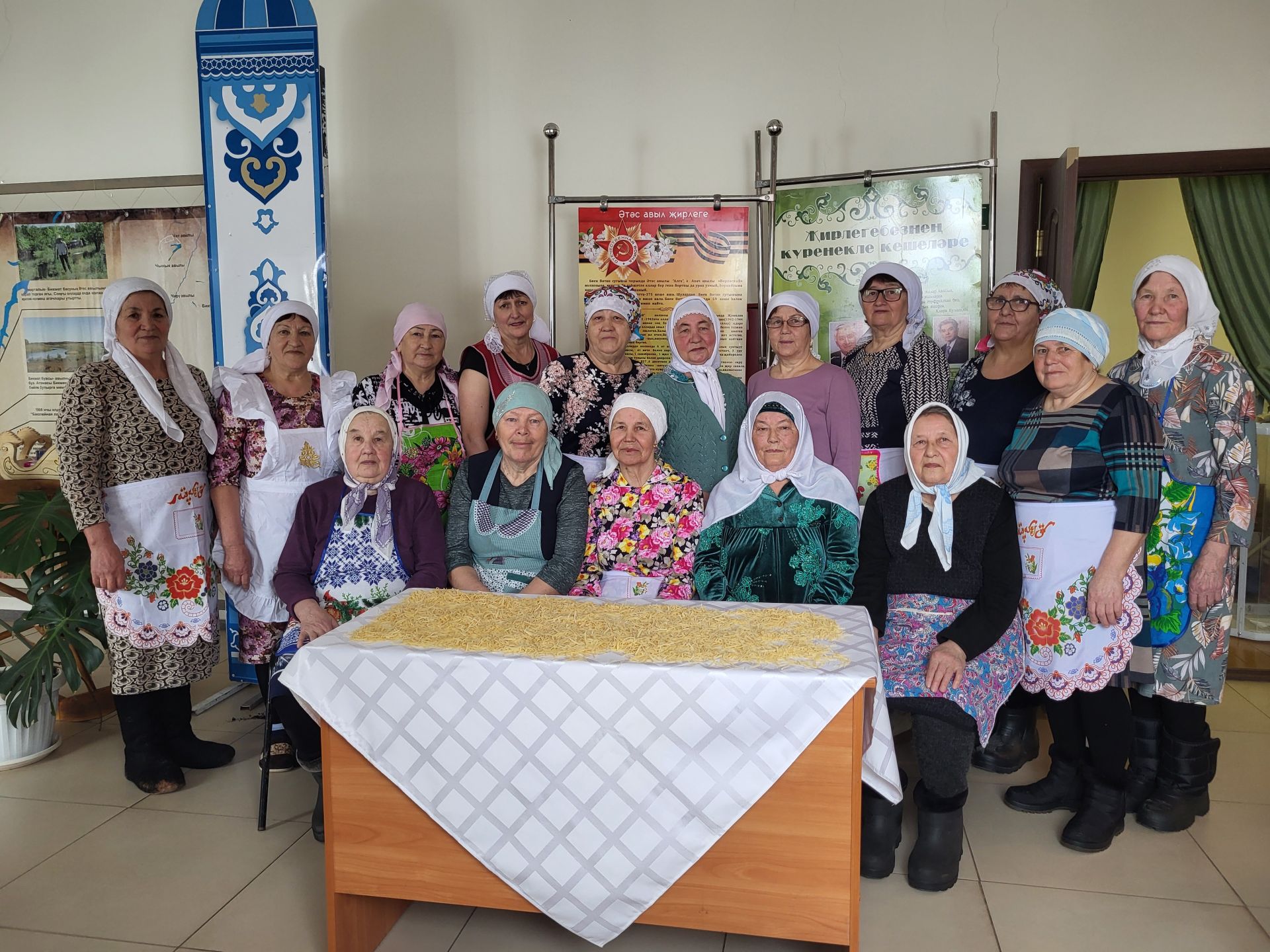 СВОдан рәхмәт сүзе: Әтәс өлкәннәре фронттагы якташларны 24 маскировка челтәре белән сөендерде