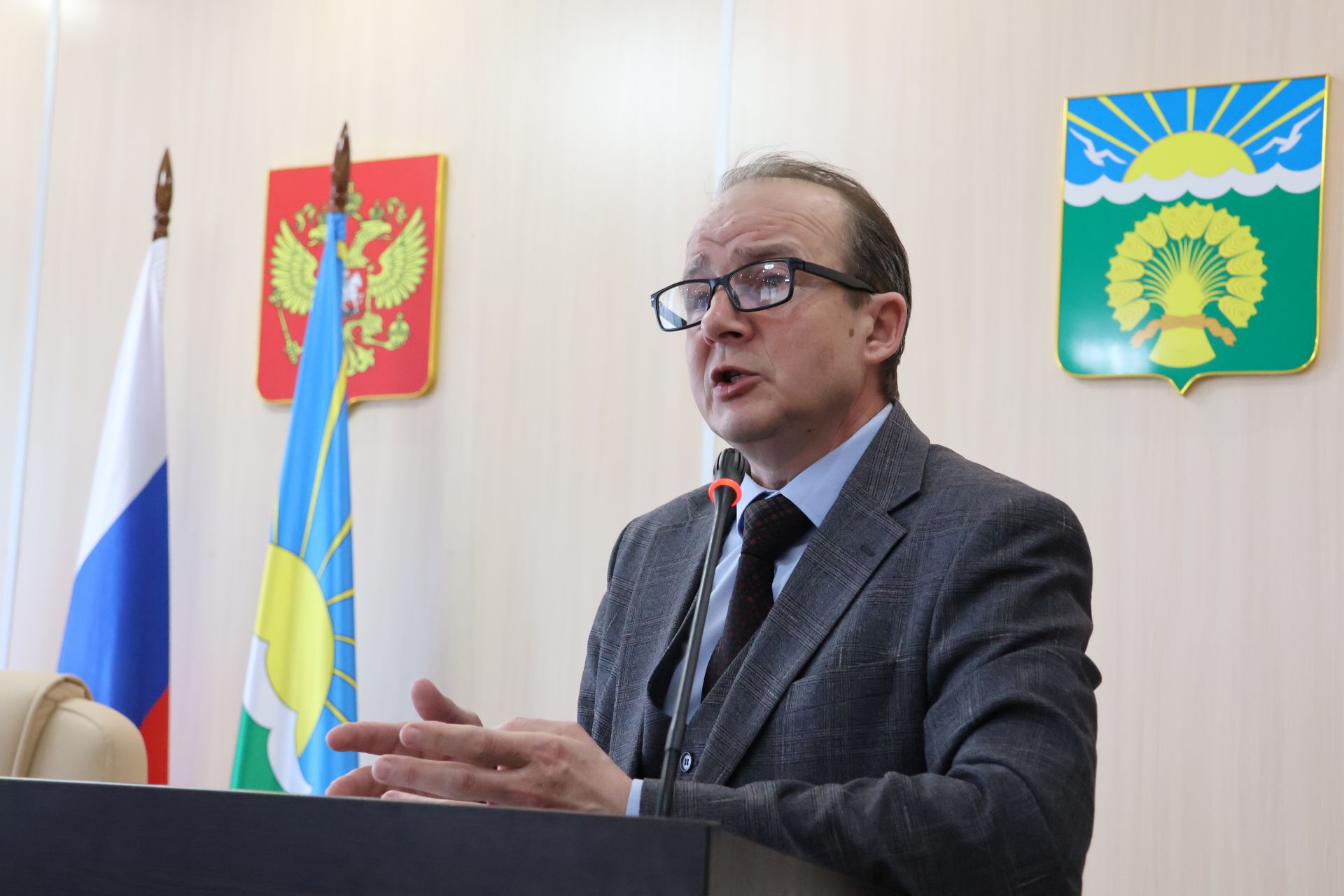 Илфак Барыев санитар-экологик икеайлыкта хәл ителергә тиешле мәсьәләләр белән таныштырды
