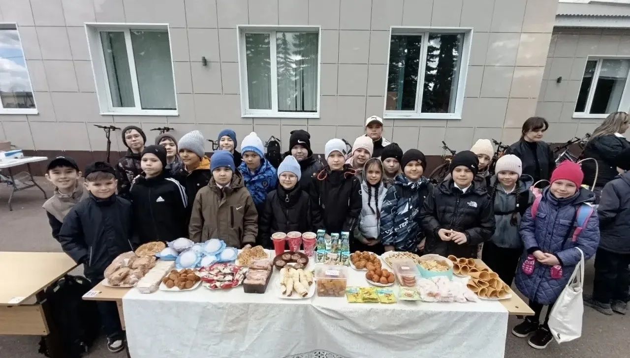 Актанышның 2нче санлы мәктәбендә хәйрия ярминкәсе һәм «Карга боткасы» бәйрәме узды