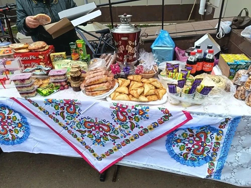 Актанышның 2нче санлы мәктәбендә хәйрия ярминкәсе һәм «Карга боткасы» бәйрәме узды